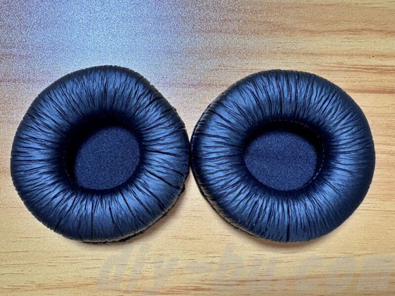 交換用の新品イヤーパッドが並んでいる写真