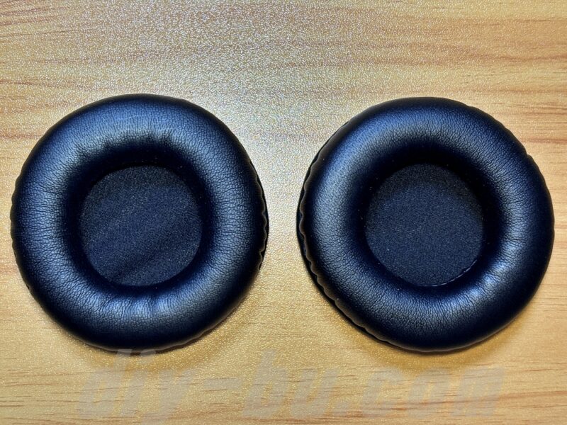 交換用の新品イヤーパッドが並んでいる写真